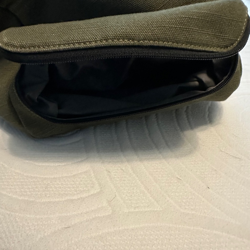Away Everywhere Weekender Bag - Picture 3 of 8
